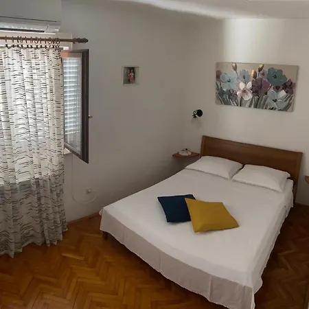 Leo Apartman - Vil アパート Račišće