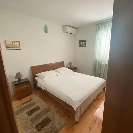 Leo Apartman - Vil アパート Račišće